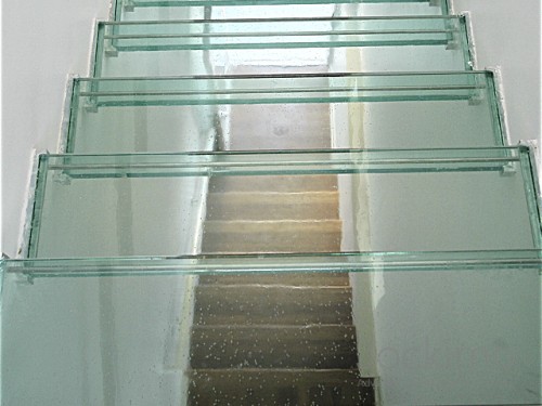 glass treads, glass steps, glass stair treads, anti-slip glass, anti-skid glass